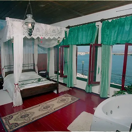 My בית הארחה 4*